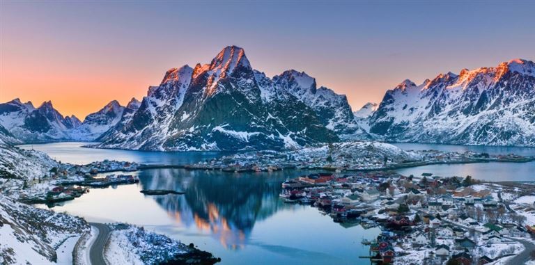 Silvesterreise mit Hurtigruten @Jenny Sturm/adobestock